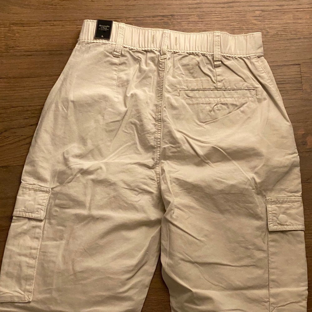 A&F cargo joggers and Soft AF boatneck t shirt. - Picture 7 of 14